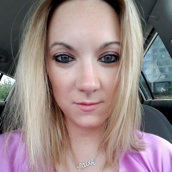 Meet your Posher, Chassidy - Picture 1 of 1